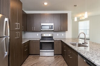 3BR, 2BA - 1,415SF - The Reserve at Shoe Creek