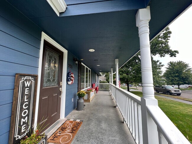 Building Photo - Beautiful St. George Home!