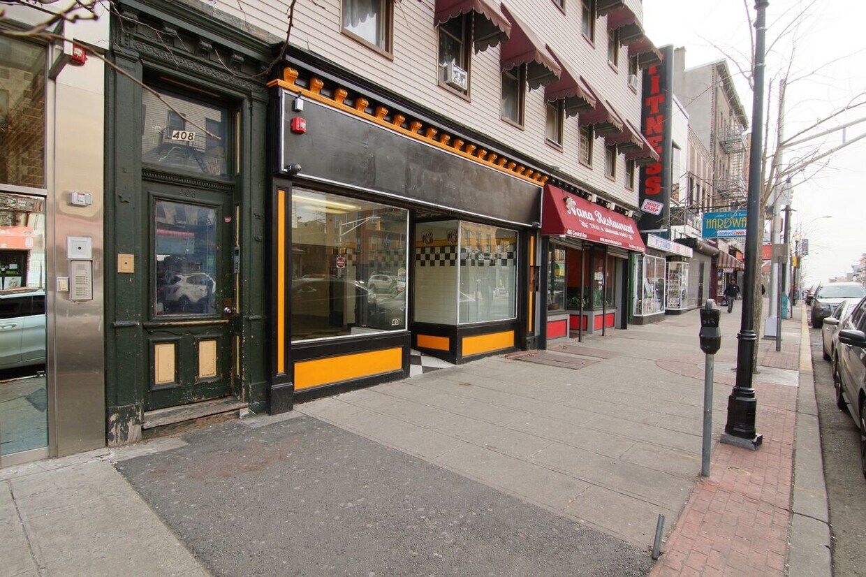 Front - 408 Central Ave
