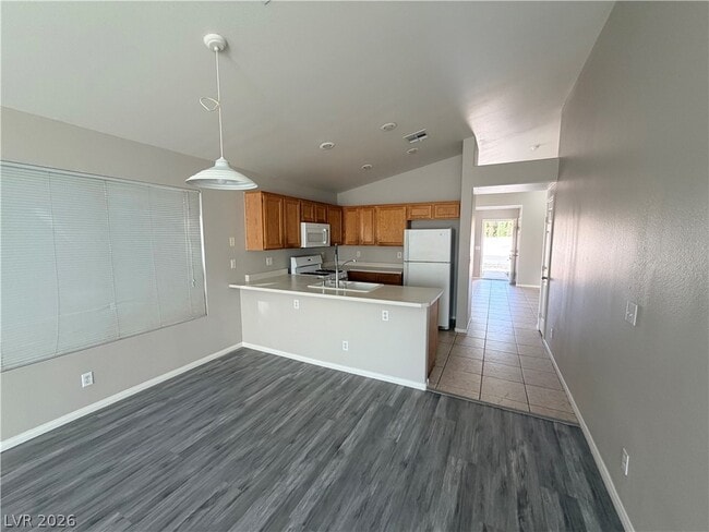 Building Photo - 765 Donelle Ave