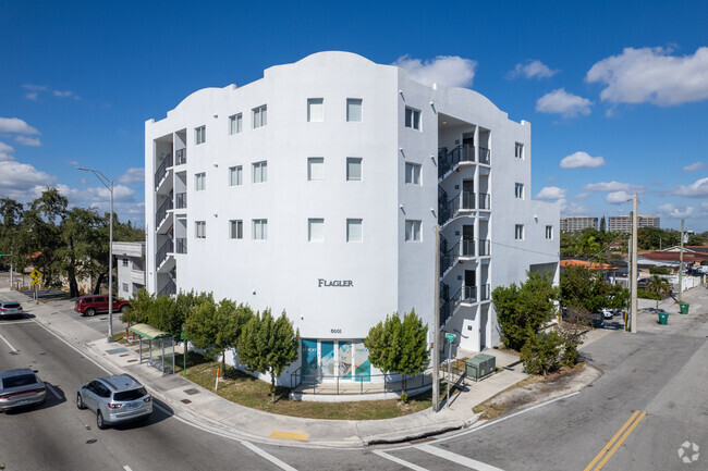 Foto del edificio - 6001 W Flagler St