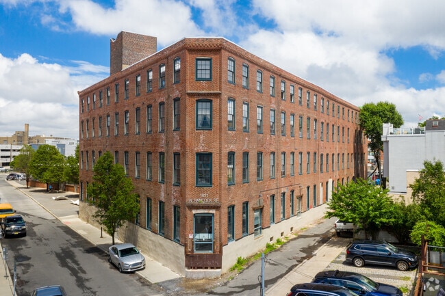 Building Photo - Carriage Wheel Lofts Apartments