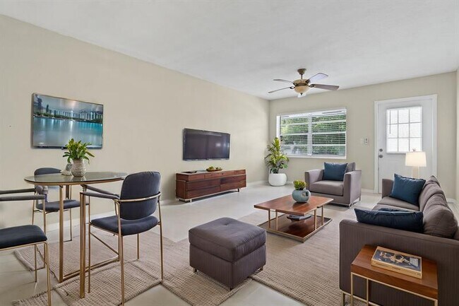 Foto del edificio - 751 Pine Dr