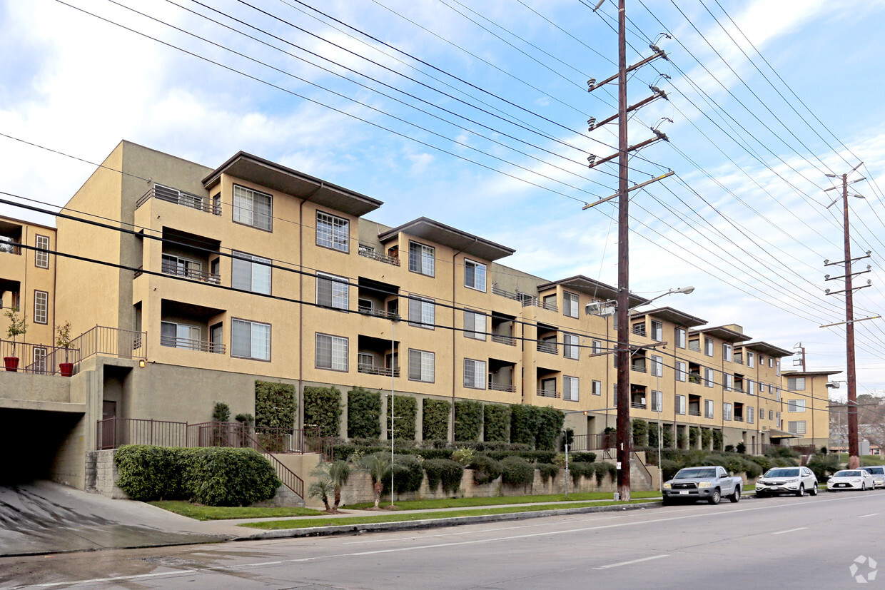 Primary Photo - Riverglen Apartments