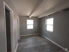 Building Photo - 1337 W Dora St