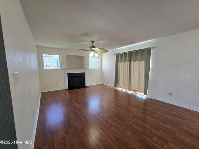 Building Photo - 2100 Aydlett Dr