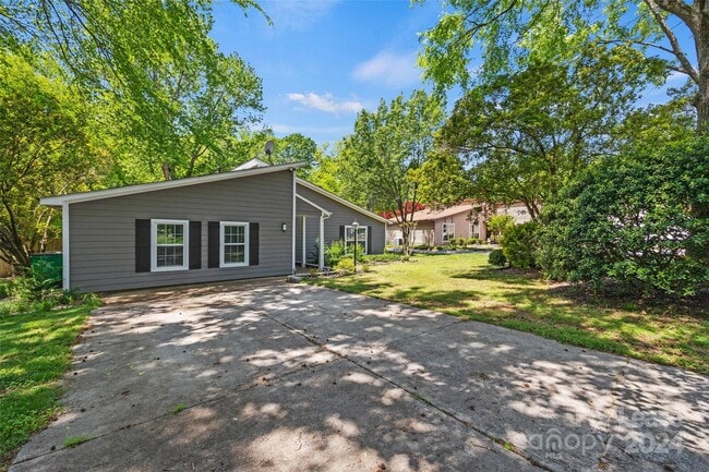 Building Photo - 6801 Stillmeadow Dr
