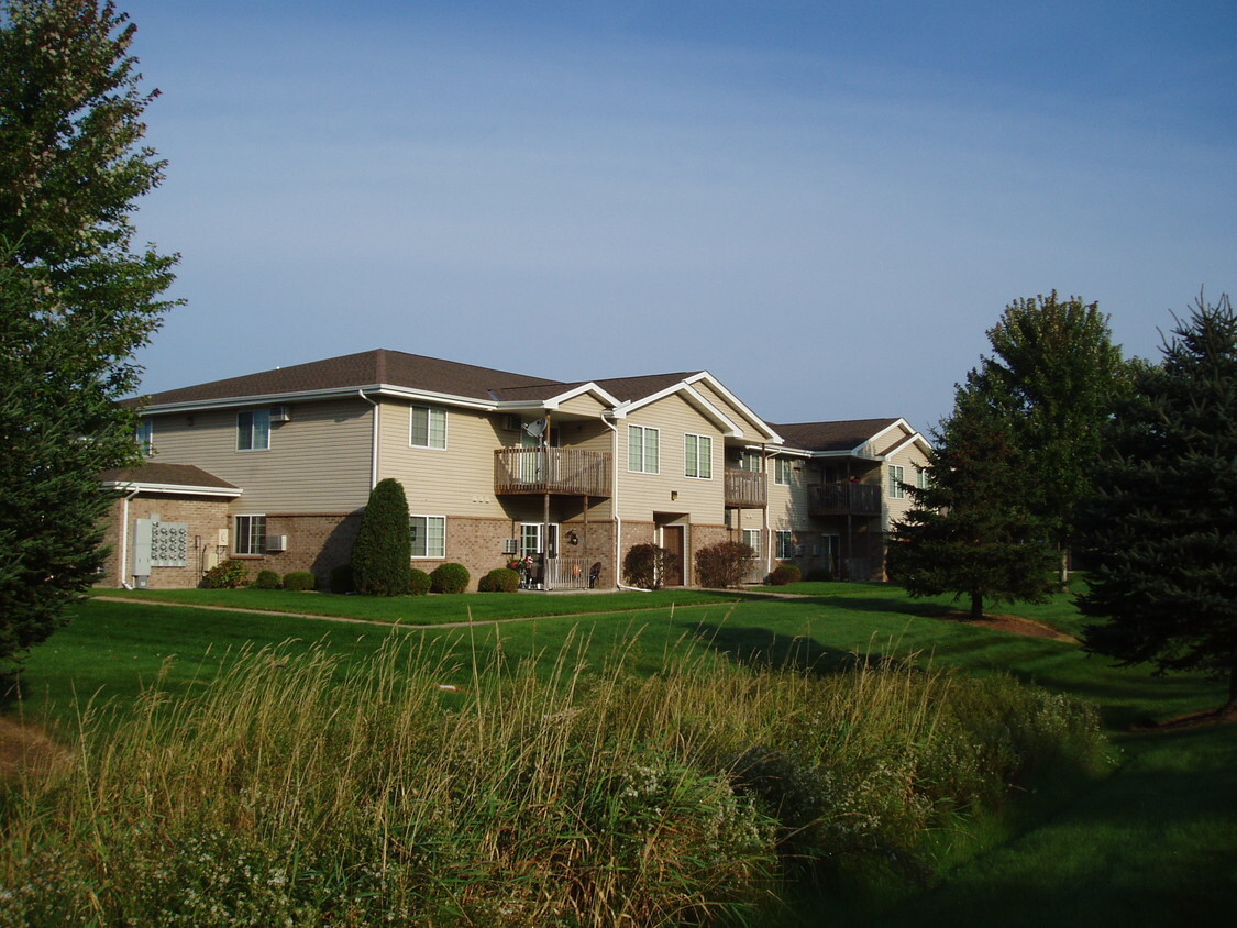 Primary Photo - Charlotte Court Apartments