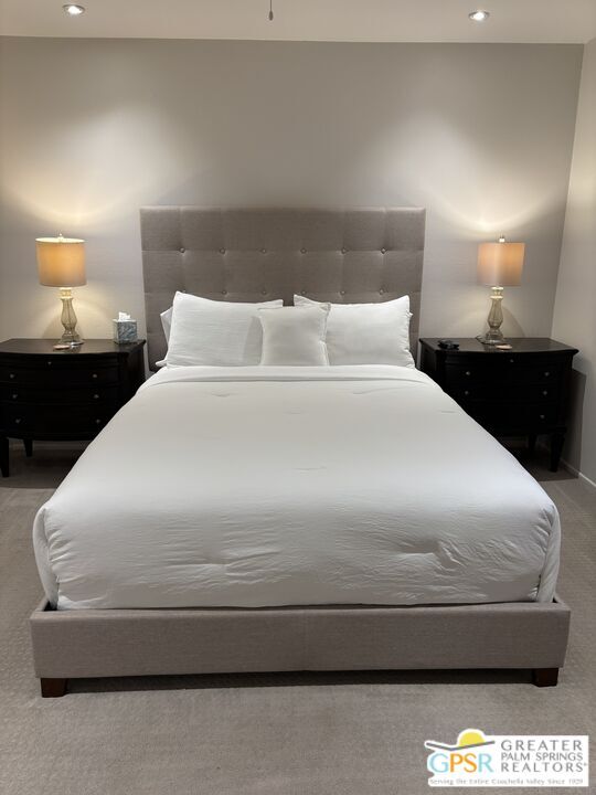 Foto del edificio - 2166 N Indian Canyon Dr