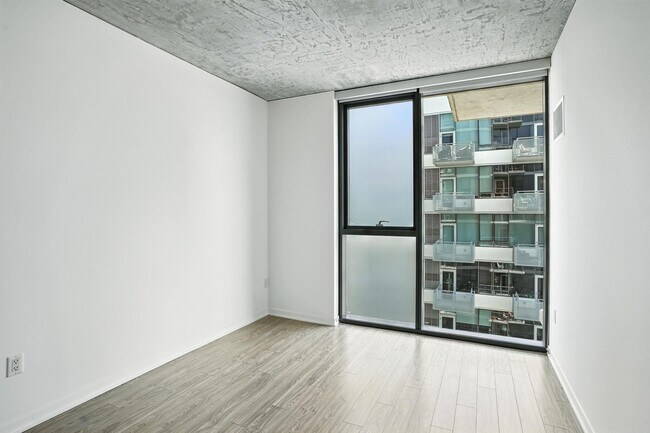 Building Photo - 1343 S Wabash Ave
