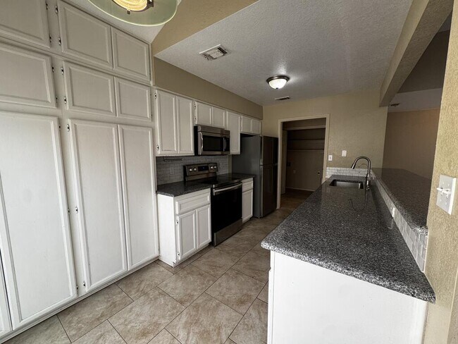 Foto del edificio - 3611 Monclave Dr