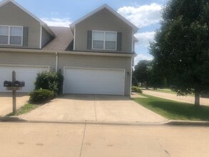 Building Photo - 1201 Riviera Dr