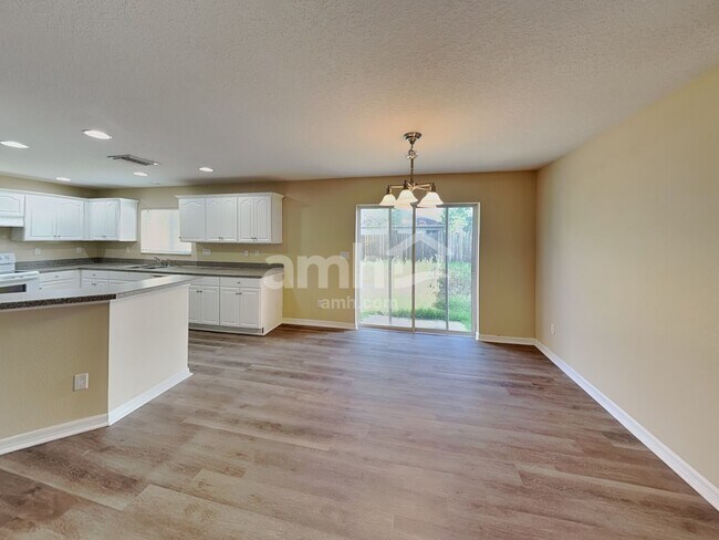 Foto del edificio - 6337 Magnolia Trails Ln