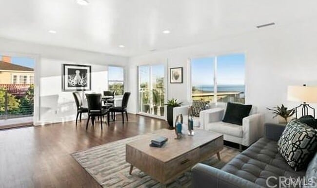 Grand Room - 299 La Brea St