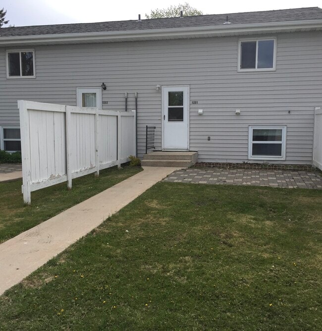 Foto del edificio - 1203 Greenhill Dr