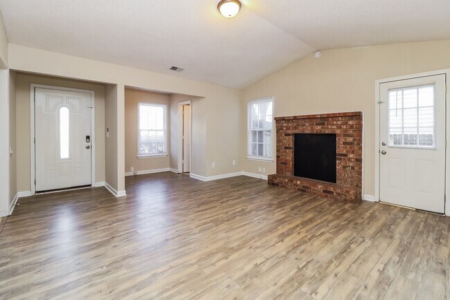 Foto del edificio - 796 Indian Lake Dr NW