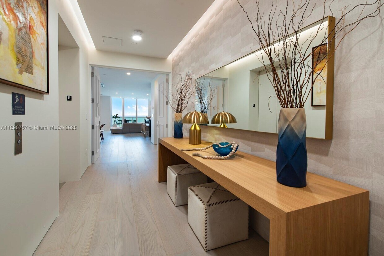 Foto del edificio - 100 South Pointe Dr