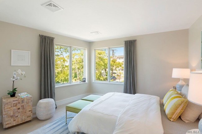 Foto del edificio - 162 Beach 6th St