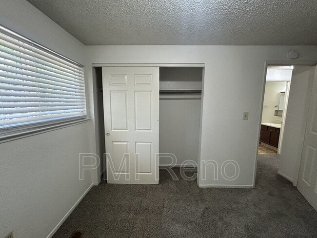 Building Photo - 6620 Lotus St