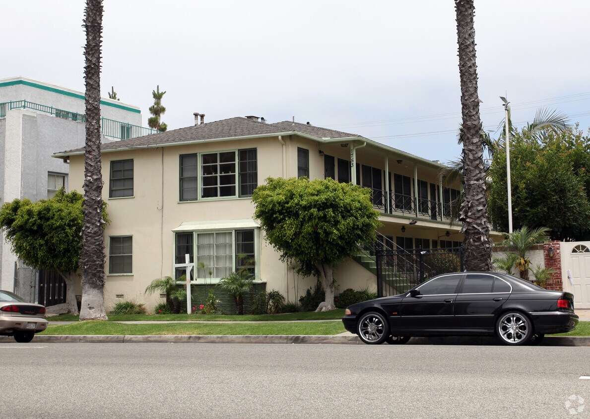 Foto principal - 1753 E Ocean Blvd