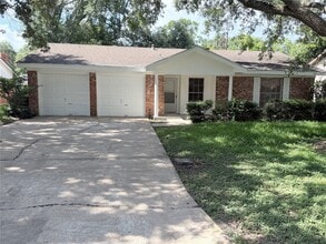 Building Photo - 2220 Ripple Creek Dr