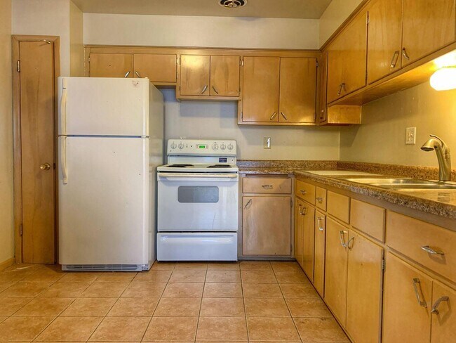 Foto del edificio - 7711 W Hampton Ave