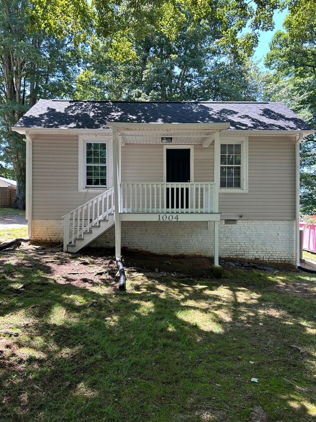 Primary Photo - 1004 Cayuga St