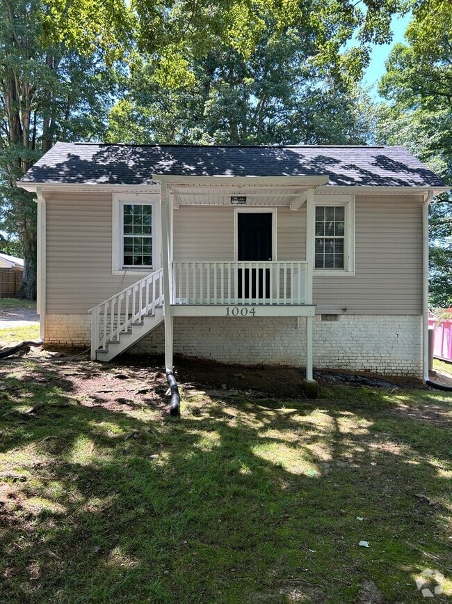 Building Photo - 1004 Cayuga St