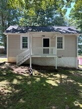 Building Photo - 1004 Cayuga St