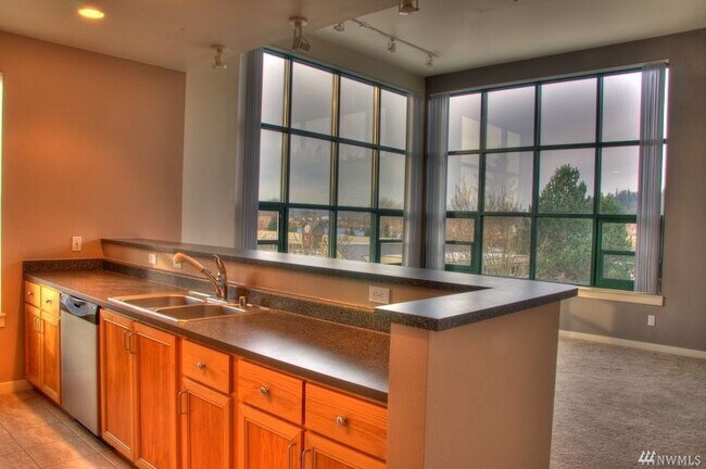 Building Photo - 16275 NE 85th St