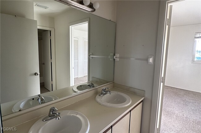 Building Photo - 4625 SW 8th Pl