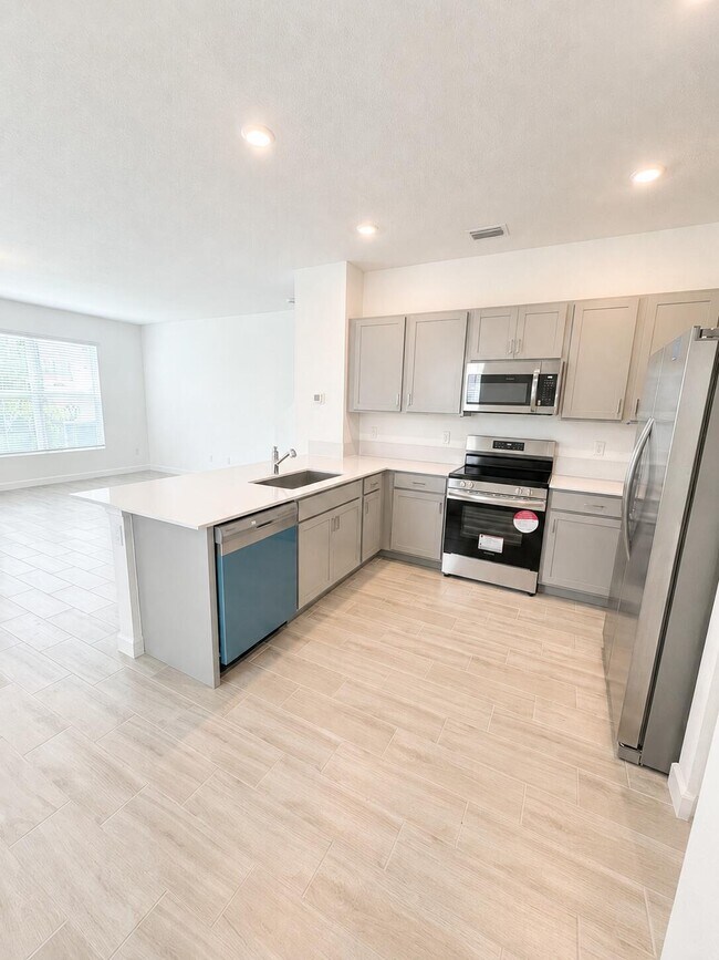 Foto del edificio - 4345 Pond Lily Ln