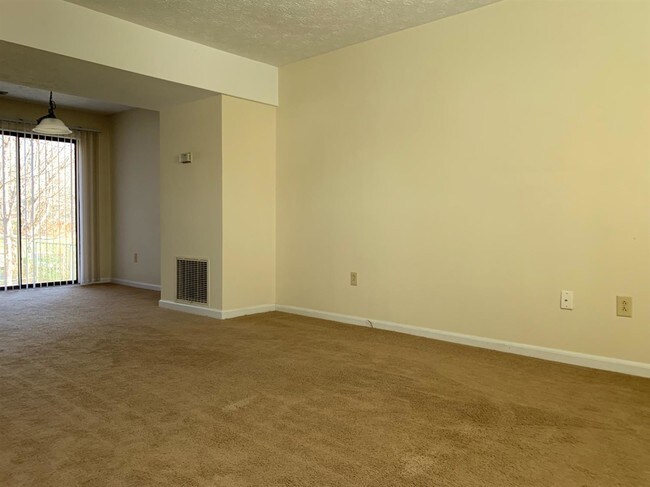Foto del edificio - 328 Christmas Ridge Rd
