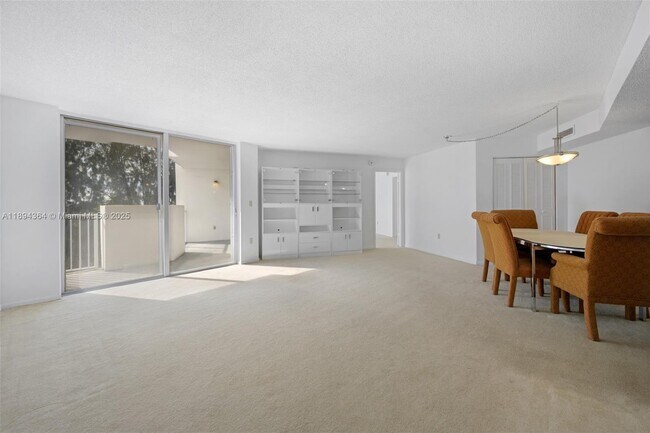Foto del edificio - 1300 NE Miami Gardens Dr