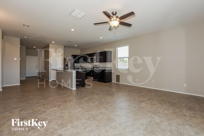 Foto del edificio - 11388 E Wallflower Ln