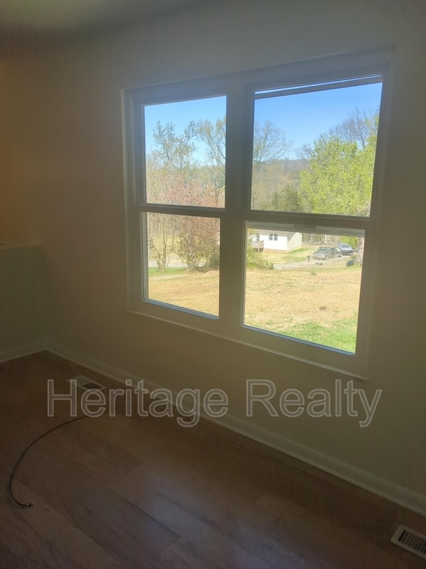 Photo - 1304 E Woodshire Dr House