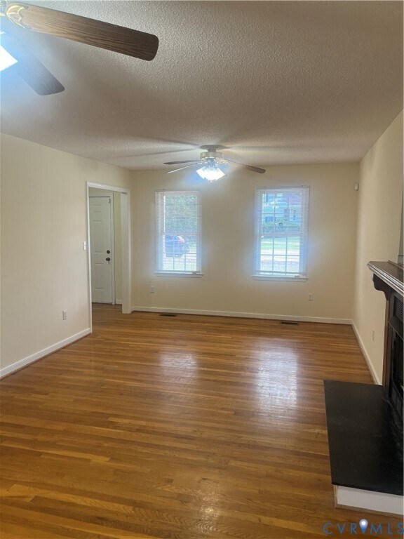 Foto del edificio - 4508 Wood Ln