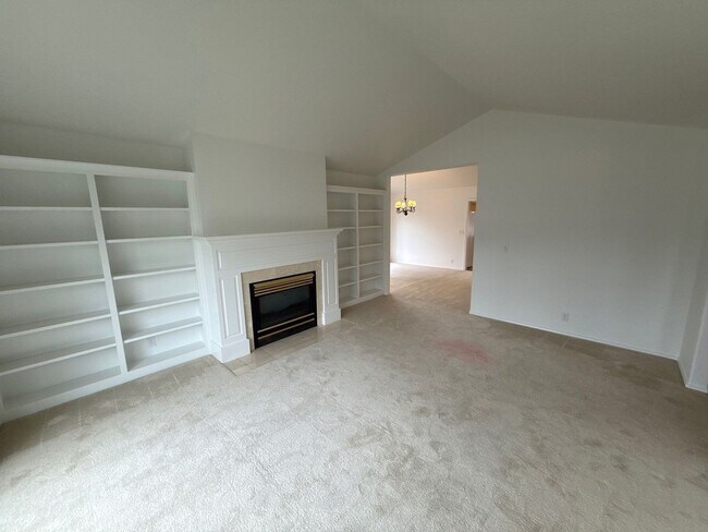 Building Photo - 191 McLaughlin Dr