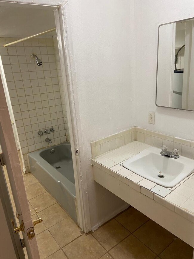 Foto del edificio - 733 N 11th St