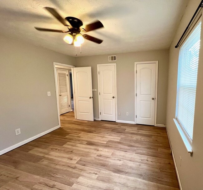 Building Photo - 115 Ivey St