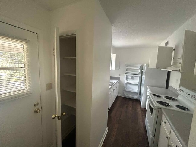 Foto del edificio - Pine Ridge Apartments at Shalimar