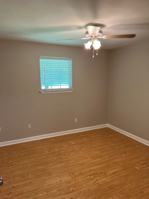 Foto del edificio - 28960 Highland Dr