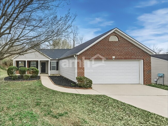 Building Photo - 411 Revis Creek Ct