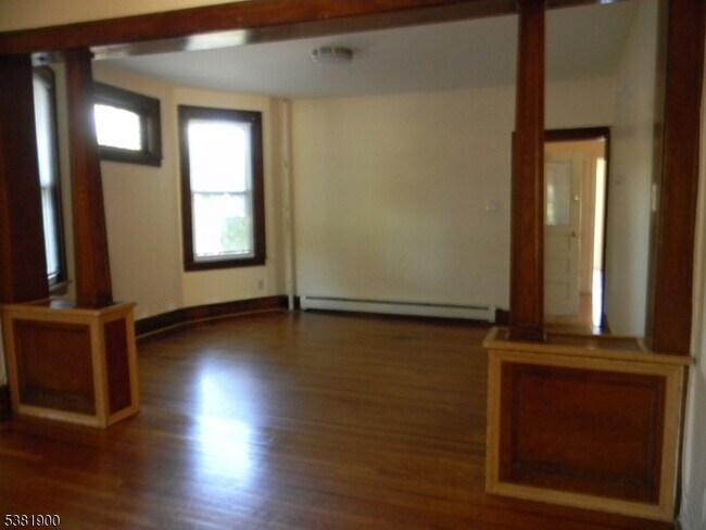 Foto del edificio - 18 Williamson Ave