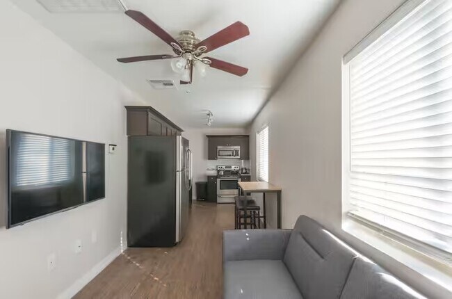Foto del edificio - 1333 E Thomas Rd