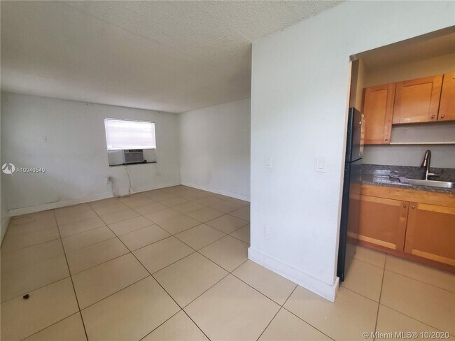 Foto del edificio - 1398 NW 55th St