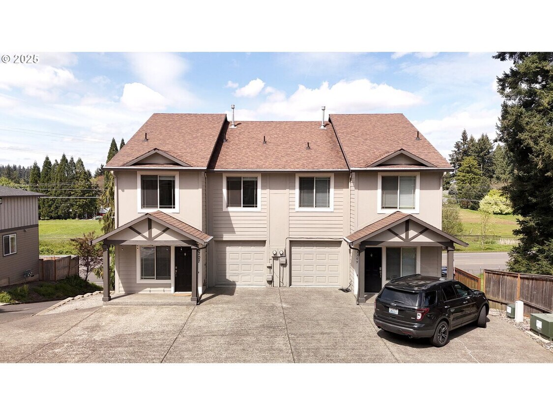 Foto principal - Spacious 3 Bedroom – Move-In Ready!
