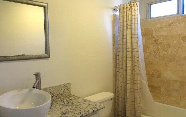 bathroom - 3968 Inglewood Blvd