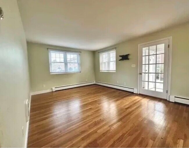 Foto del edificio - 48 Emerson Gardens Rd