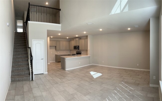 Building Photo - 2400 Greystone Dr